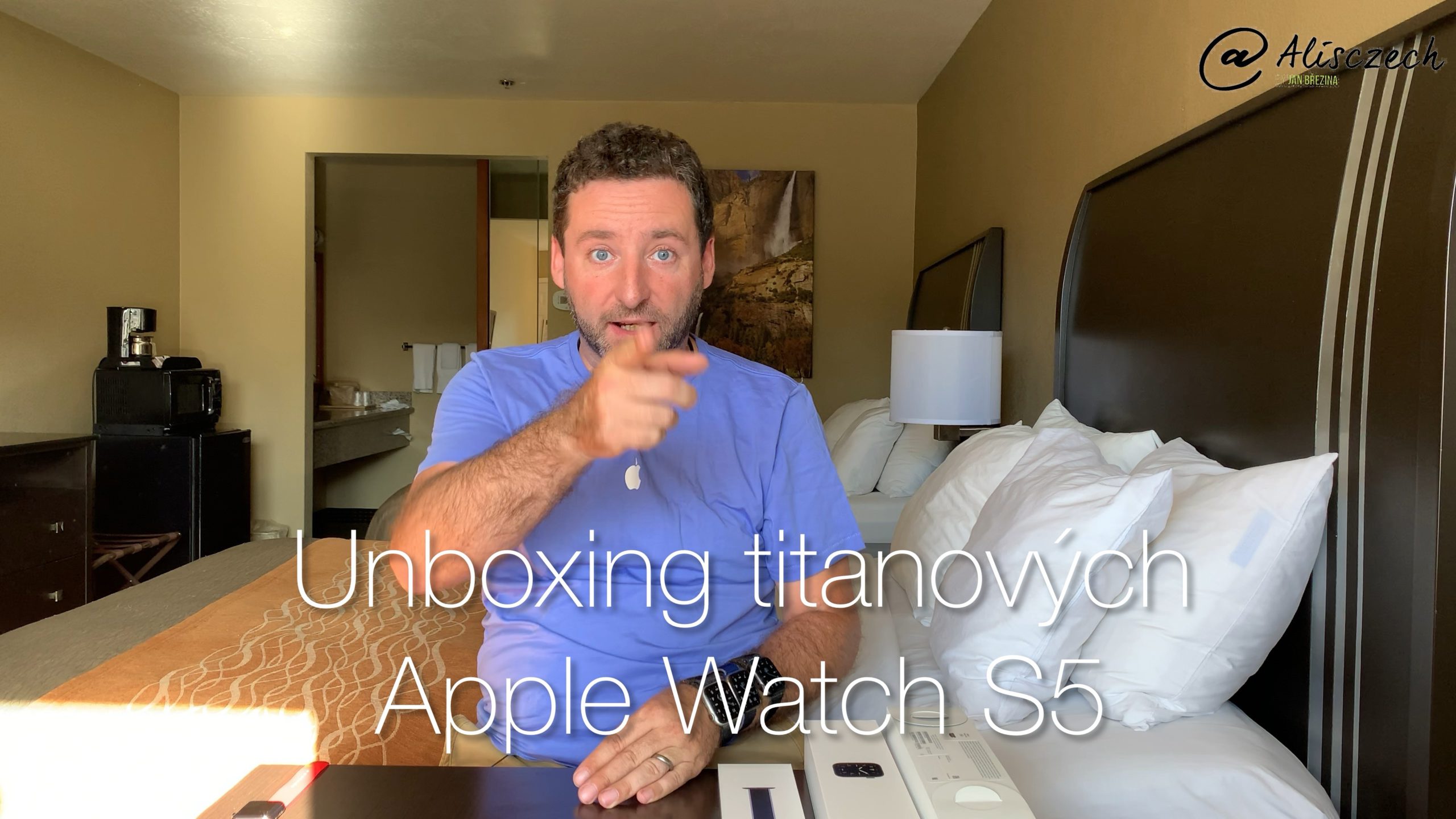 Unboxing titanových Apple Watch 5